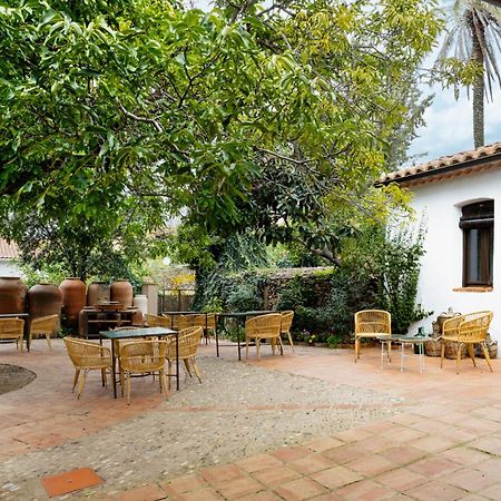 Apartamentos Turisticos El Patio Del Nogal Guadalupe  Exterior photo